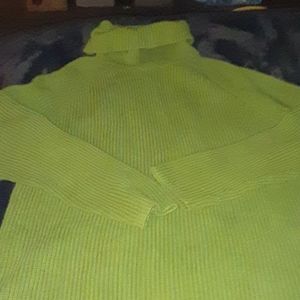 GREEN OVER SIZED SWEATER